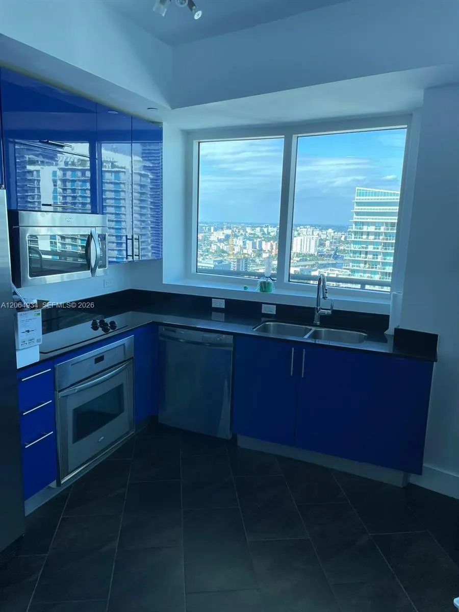 60 SW 13th St #3426 Miami, FL 33130