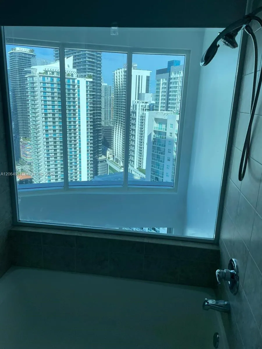60 SW 13th St #3426 Miami, FL 33130