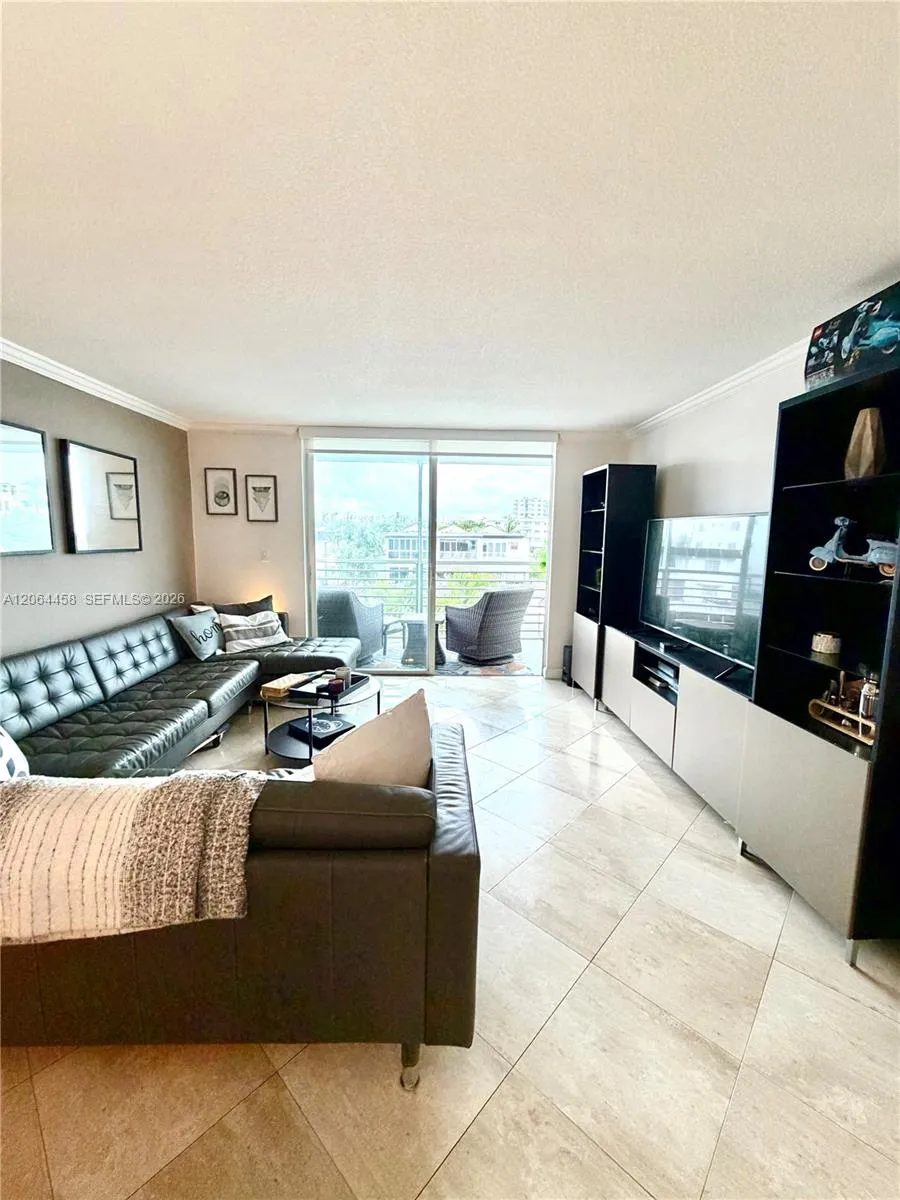 3750 NE 169th St #311 North Miami Beach, FL 33160