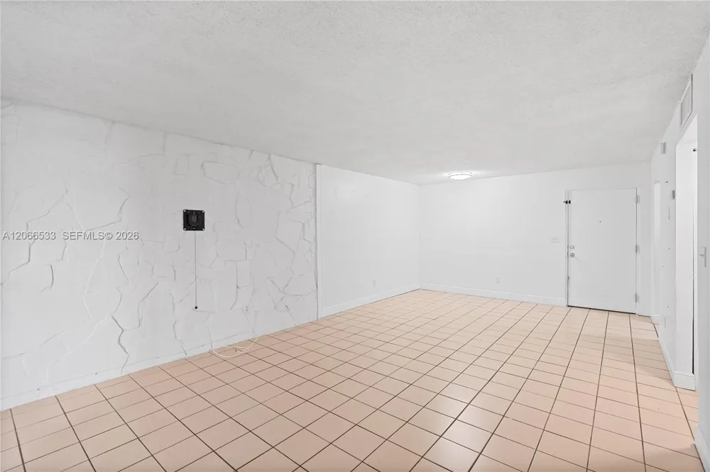 8501 NW 8th St #106 Miami, FL 33126