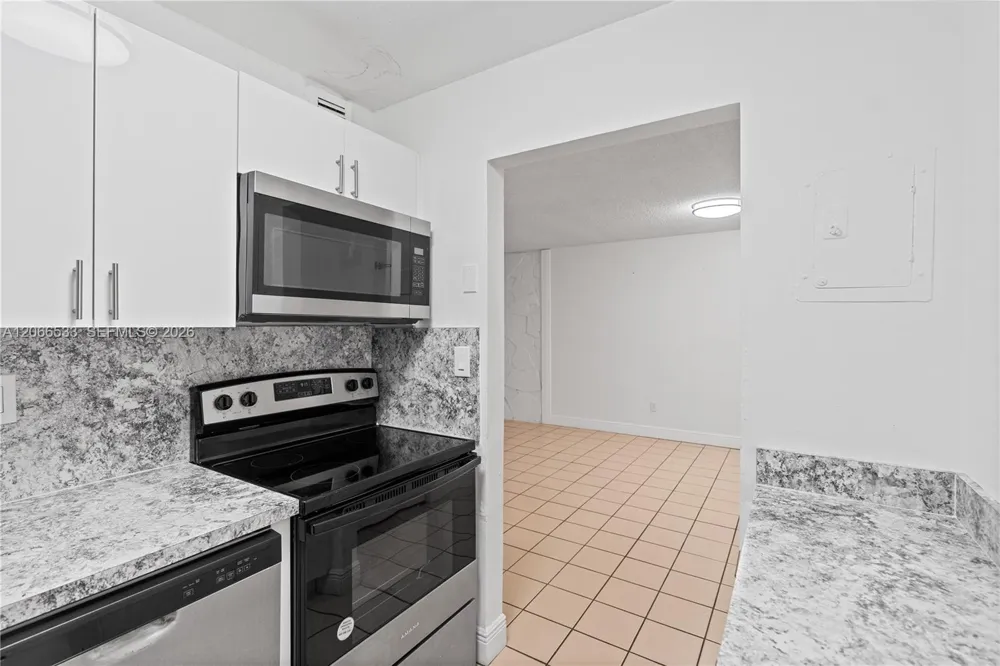 8501 NW 8th St #106 Miami, FL 33126
