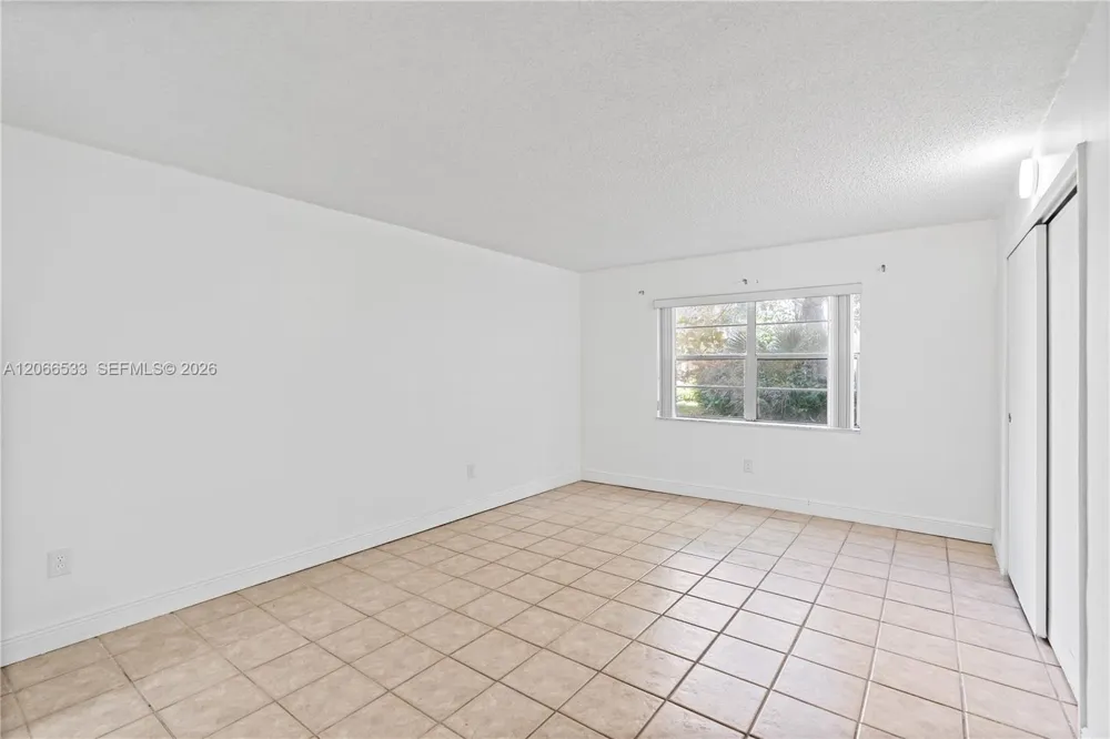 8501 NW 8th St #106 Miami, FL 33126