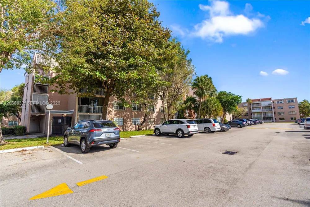 8501 NW 8th St #106 Miami, FL 33126