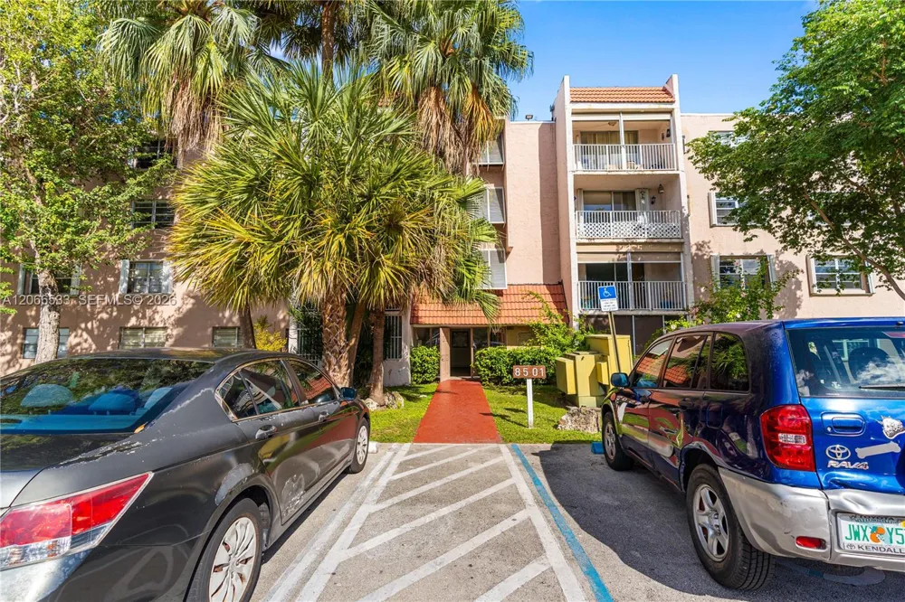 8501 NW 8th St #106 Miami, FL 33126