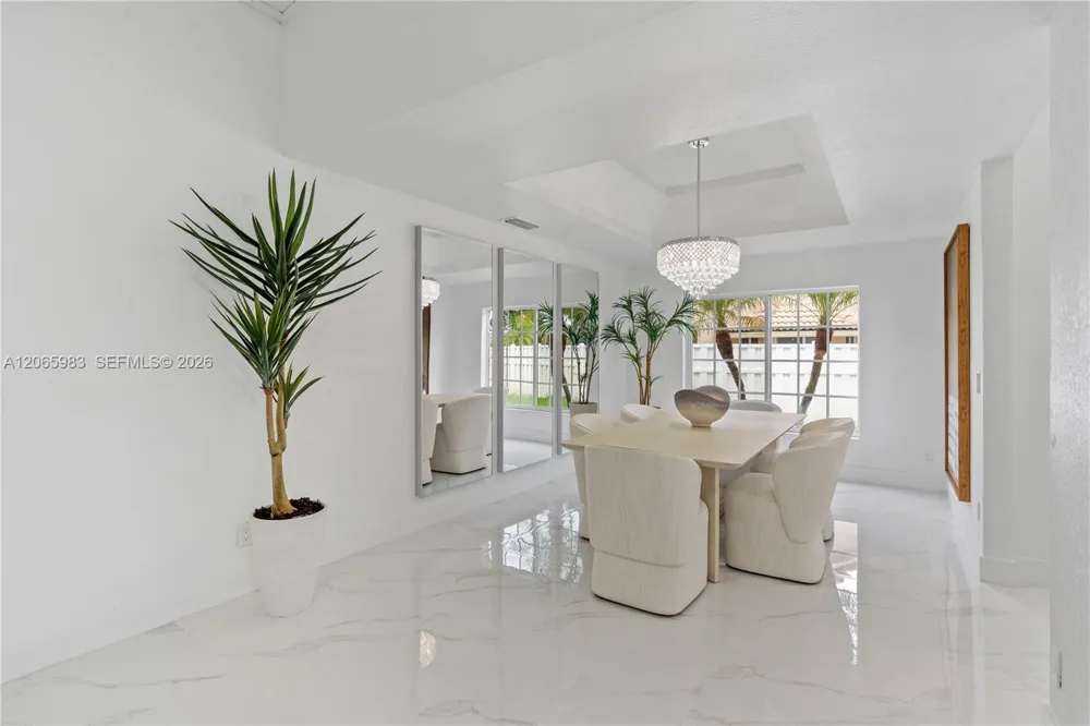 695 NW 107th Ln Coral Springs, FL 33071