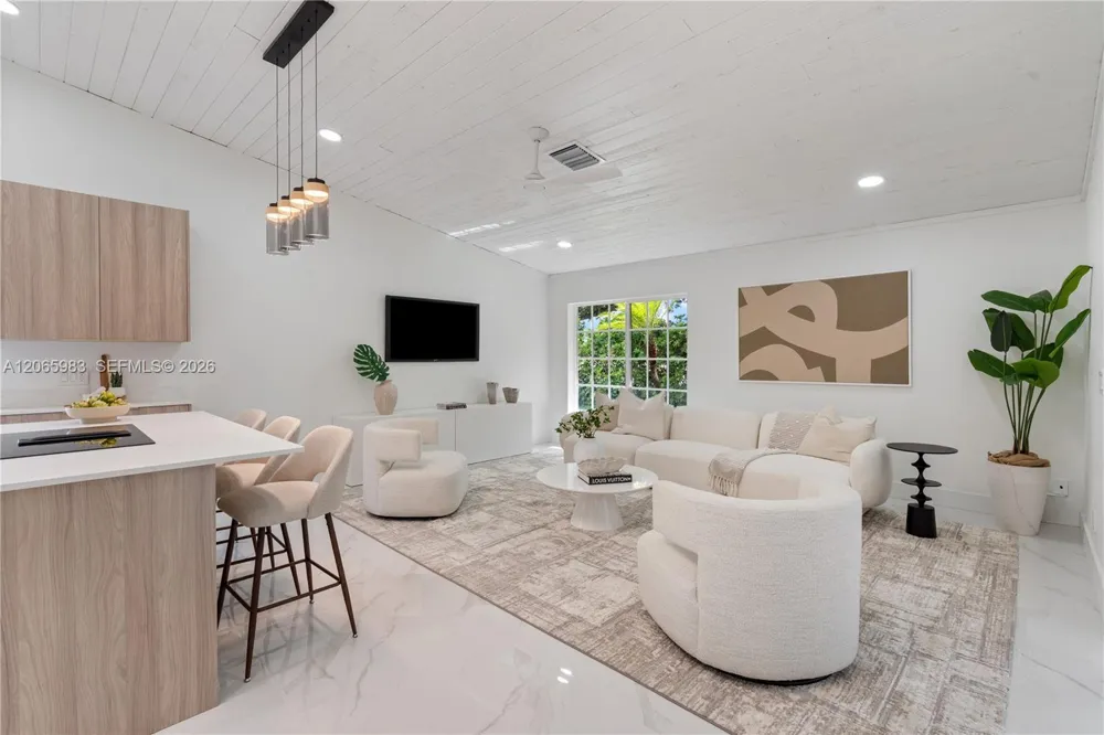 695 NW 107th Ln Coral Springs, FL 33071