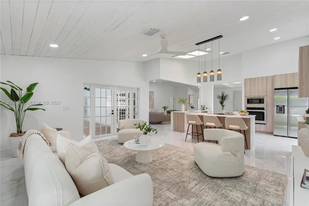 695 NW 107th Ln Coral Springs, FL 33071