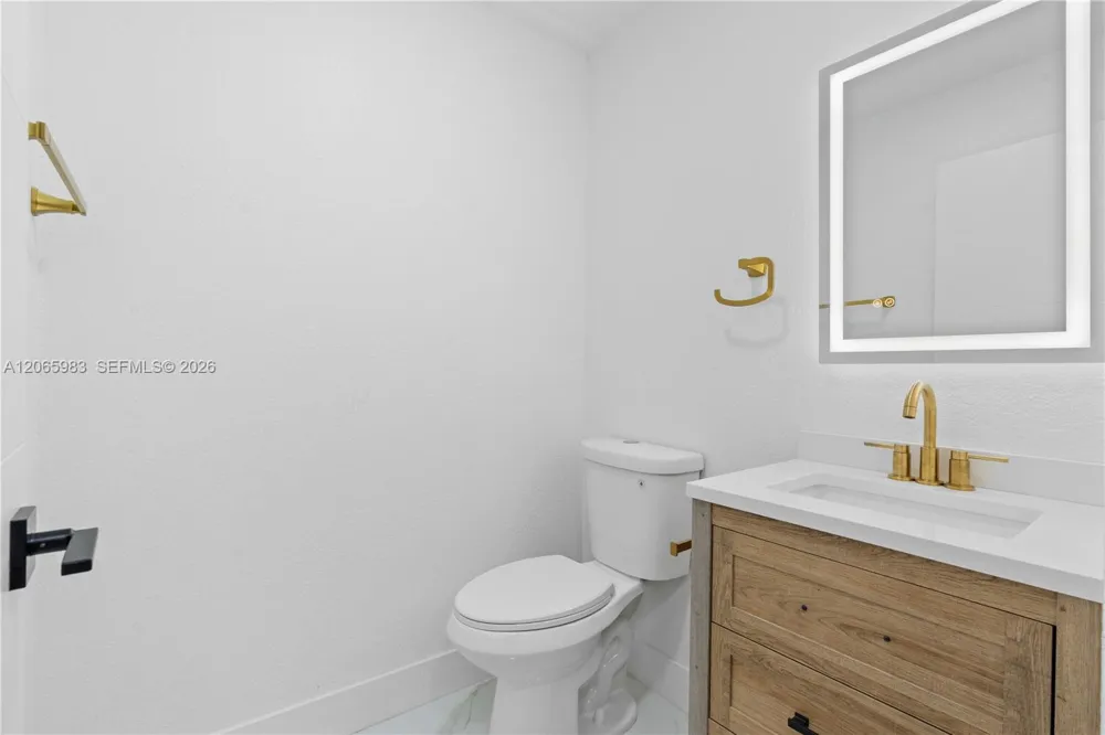 695 NW 107th Ln Coral Springs, FL 33071