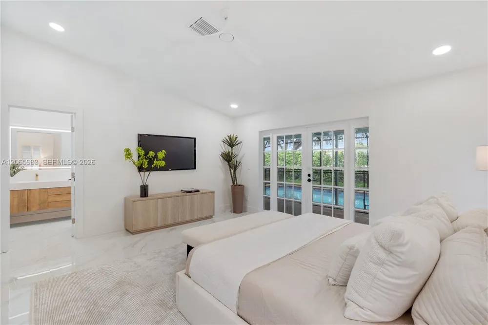 695 NW 107th Ln Coral Springs, FL 33071