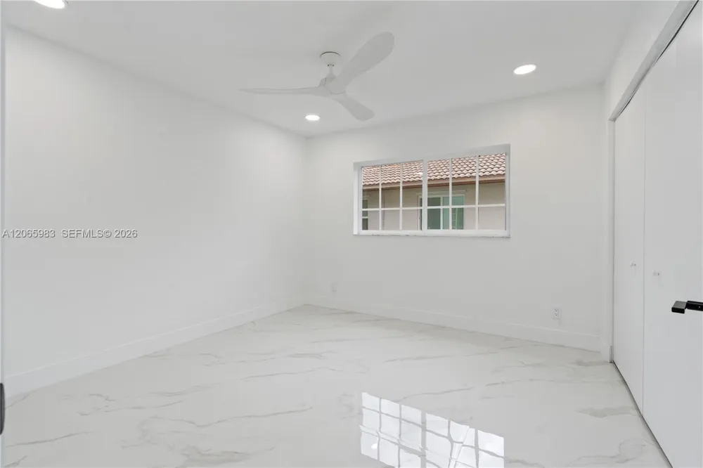 695 NW 107th Ln Coral Springs, FL 33071
