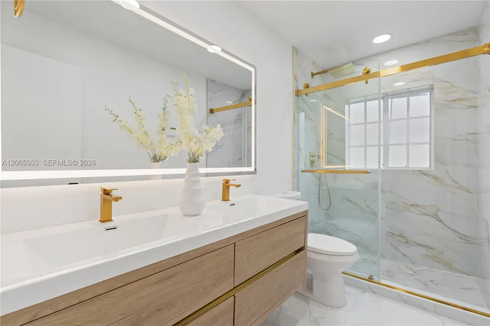 695 NW 107th Ln Coral Springs, FL 33071