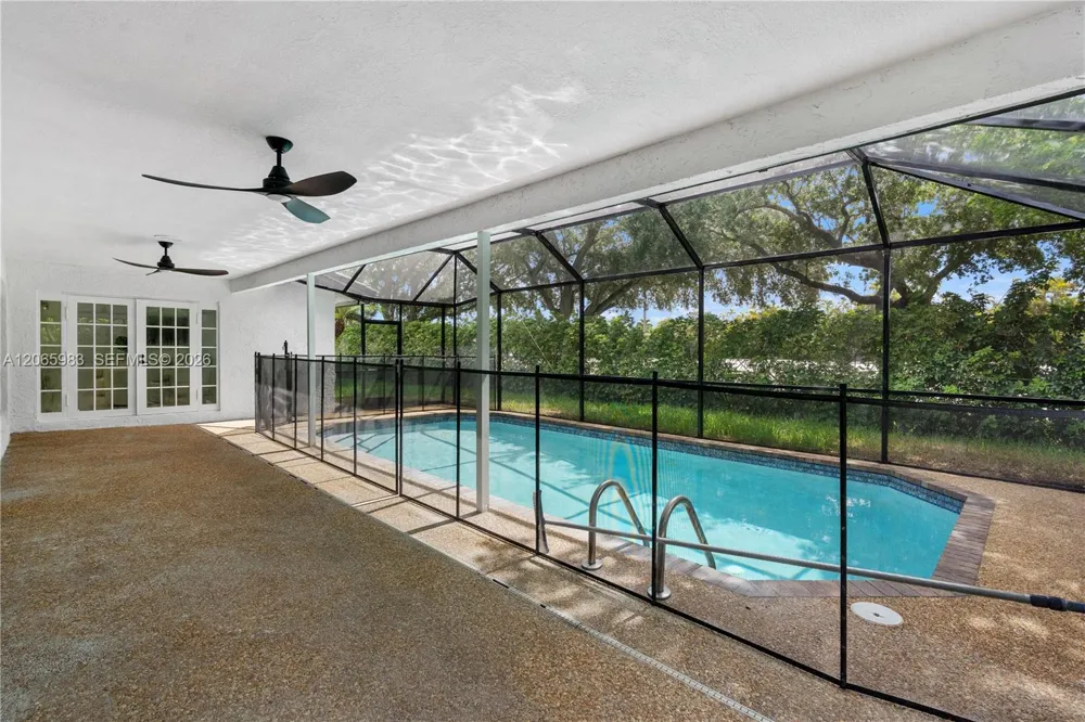 695 NW 107th Ln Coral Springs, FL 33071