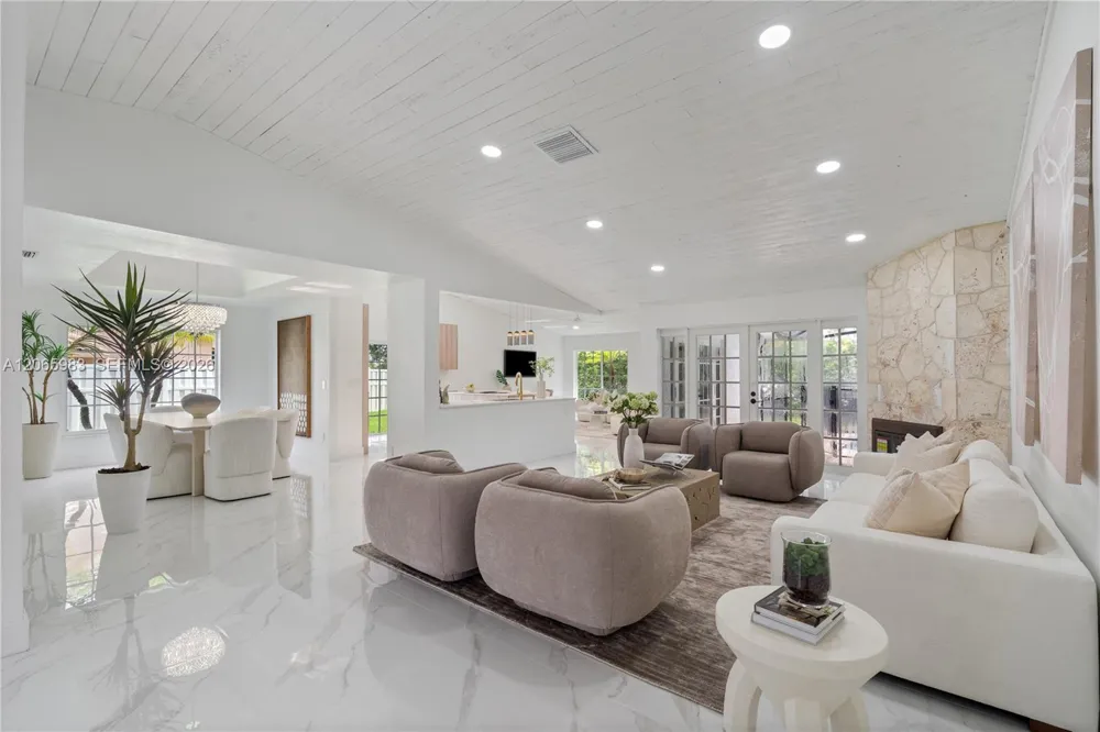 695 NW 107th Ln Coral Springs, FL 33071
