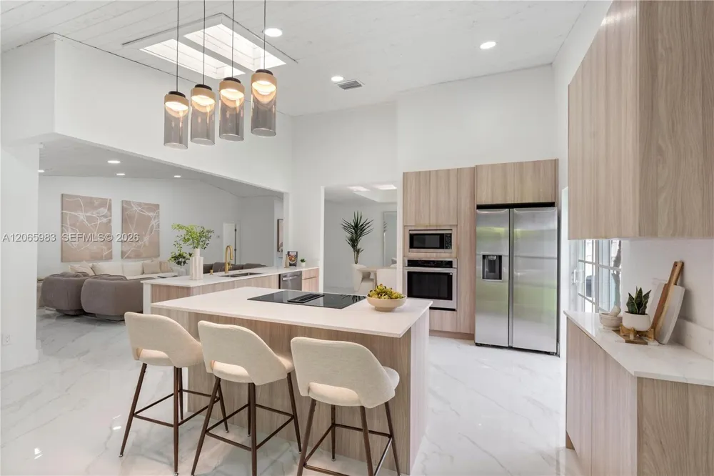 695 NW 107th Ln Coral Springs, FL 33071
