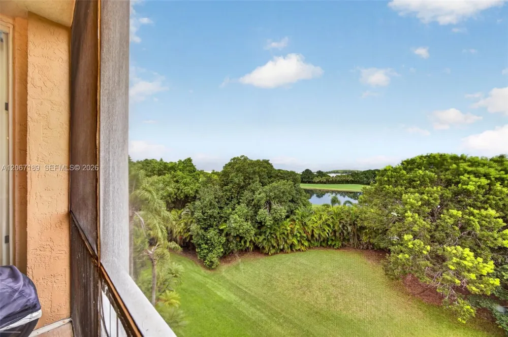 9755 NW 52nd St #509 Doral, FL 33178