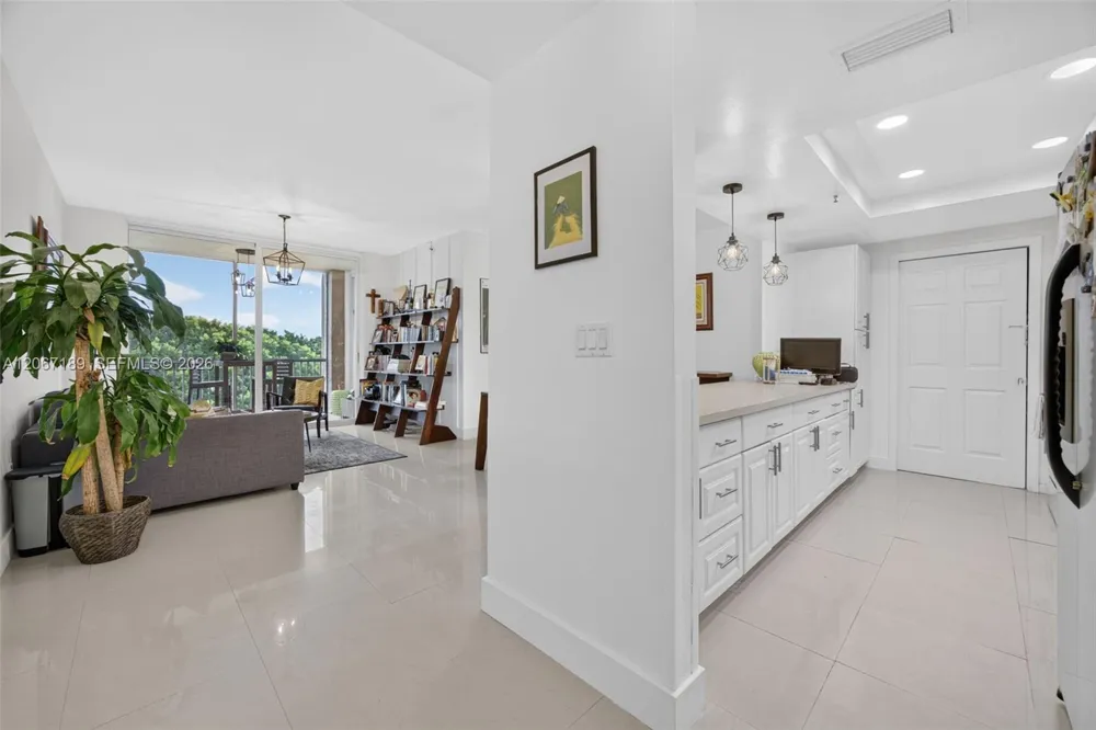 9755 NW 52nd St #509 Doral, FL 33178