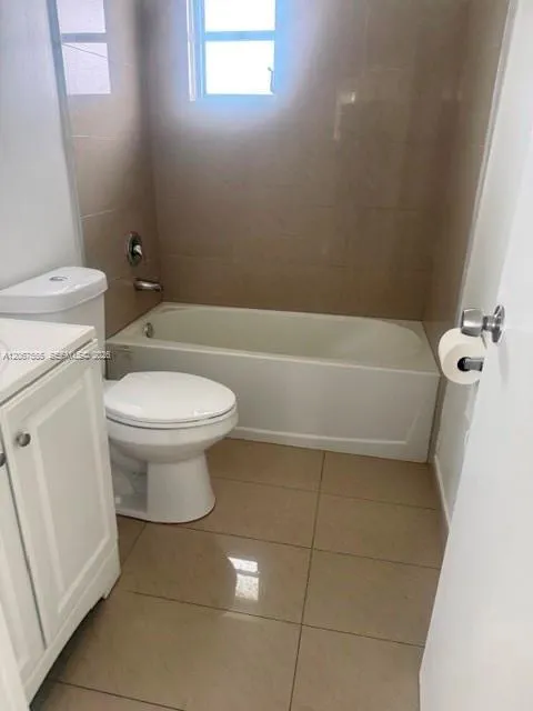 4050 NW 135  th  st #25 Opa-Locka, FL 33054