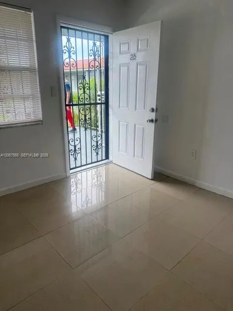4050 NW 135  th  st #25 Opa-Locka, FL 33054