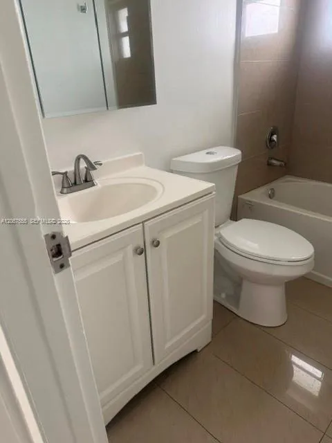 4050 NW 135  th  st #25 Opa-Locka, FL 33054