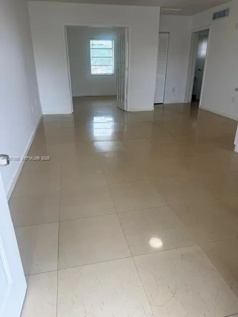 4050 NW 135  th  st #25 Opa-Locka, FL 33054