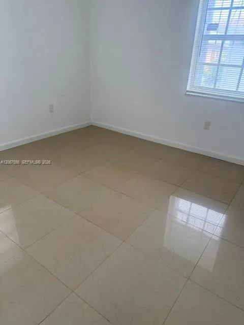 4050 NW 135  th  st #25 Opa-Locka, FL 33054