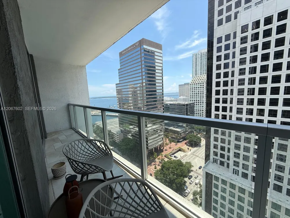 500 Brickell Ave #2706 Miami, FL 33131