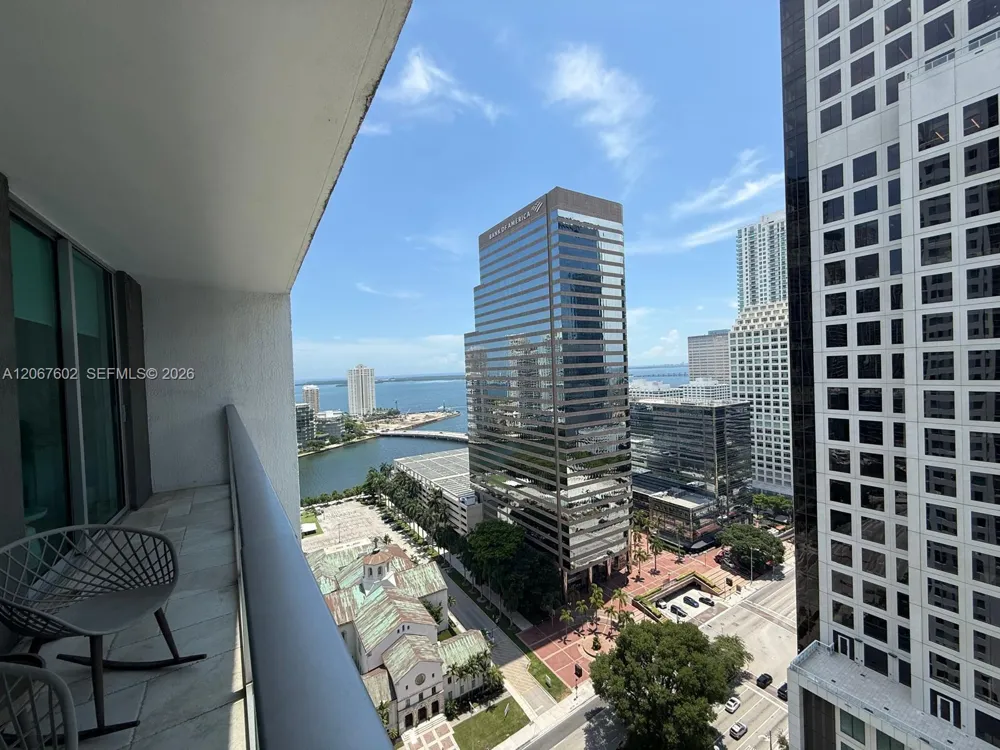 500 Brickell Ave #2706 Miami, FL 33131