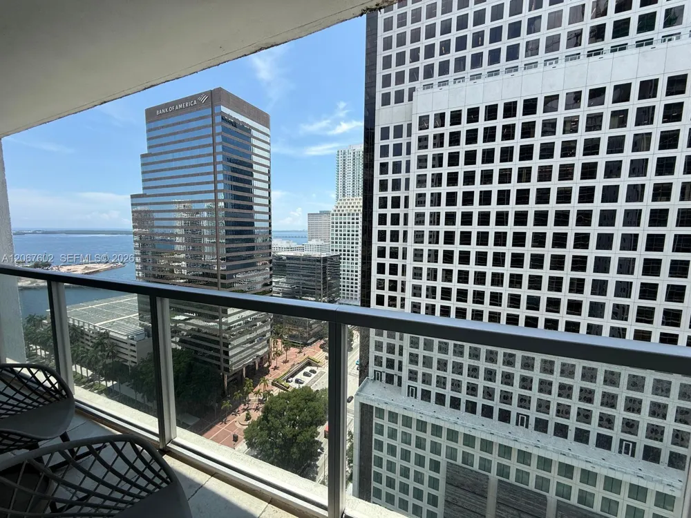 500 Brickell Ave #2706 Miami, FL 33131