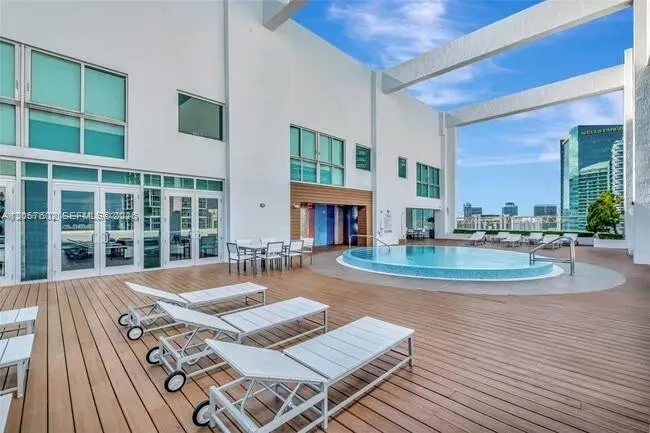 500 Brickell Ave #2706 Miami, FL 33131
