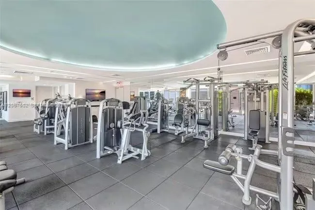 500 Brickell Ave #2706 Miami, FL 33131