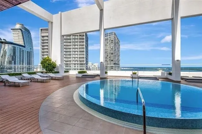 500 Brickell Ave #2706 Miami, FL 33131