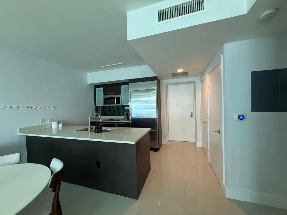 500 Brickell Ave #2706 Miami, FL 33131