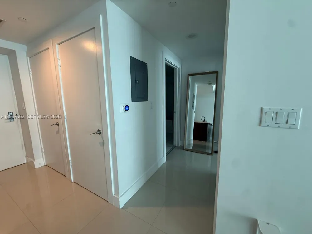500 Brickell Ave #2706 Miami, FL 33131
