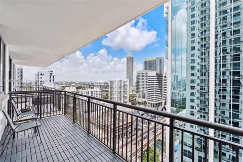 999 SW 1st Ave #2115