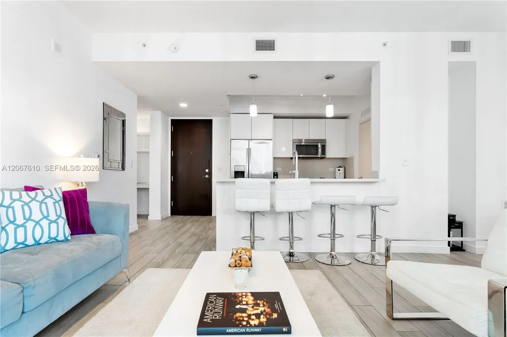 999 SW 1st Ave #2115 Miami, FL 33130