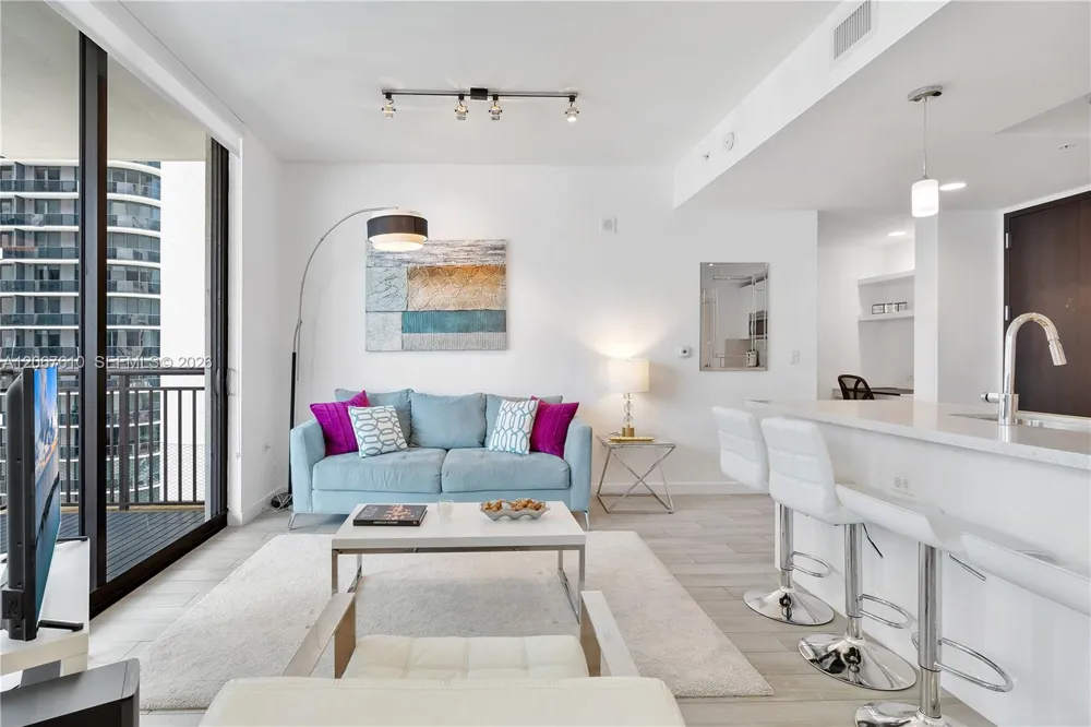 999 SW 1st Ave #2115 Miami, FL 33130