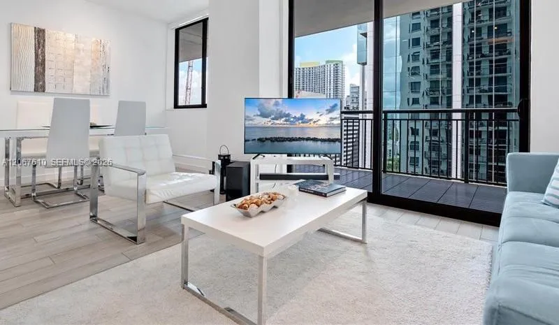 999 SW 1st Ave #2115 Miami, FL 33130