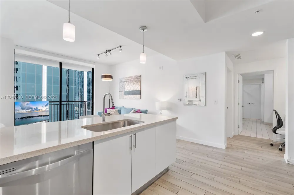 999 SW 1st Ave #2115 Miami, FL 33130