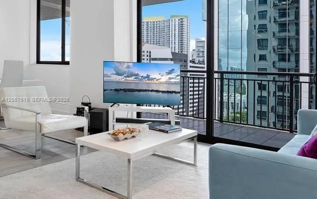 999 SW 1st Ave #2115 Miami, FL 33130