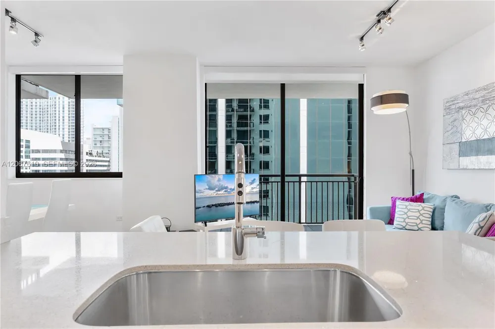 999 SW 1st Ave #2115 Miami, FL 33130