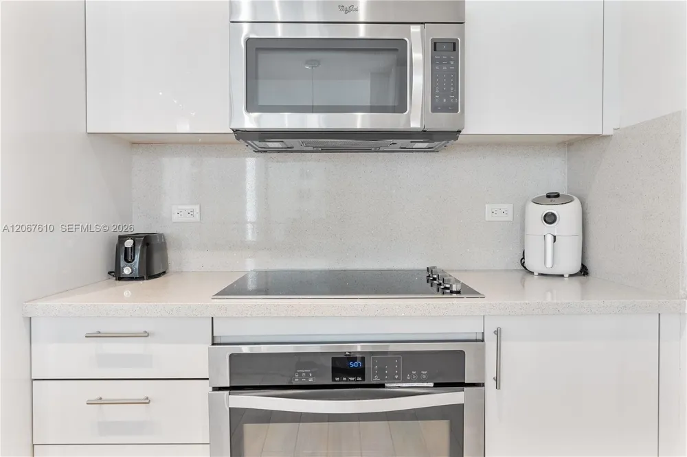 999 SW 1st Ave #2115 Miami, FL 33130