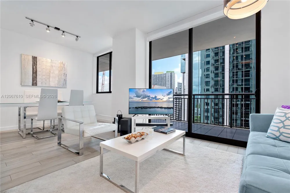 999 SW 1st Ave #2115 Miami, FL 33130