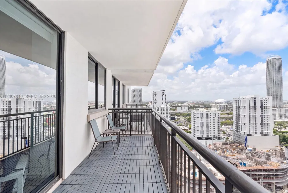 999 SW 1st Ave #2115 Miami, FL 33130