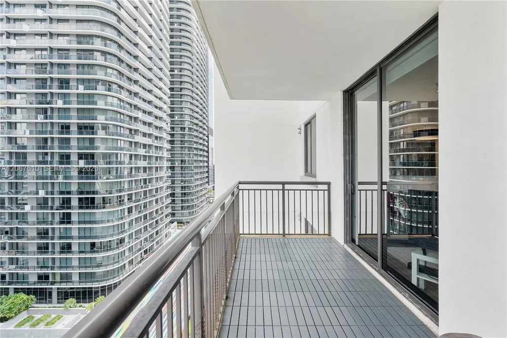 999 SW 1st Ave #2115 Miami, FL 33130