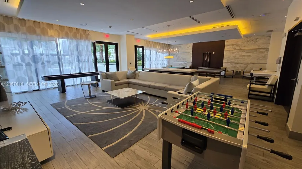 999 SW 1st Ave #2115 Miami, FL 33130