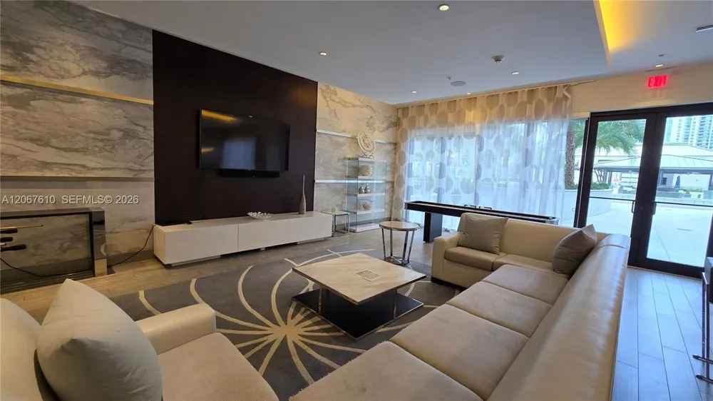 999 SW 1st Ave #2115 Miami, FL 33130