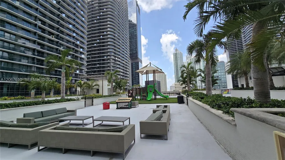 999 SW 1st Ave #2115 Miami, FL 33130