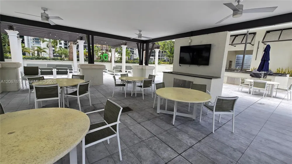 999 SW 1st Ave #2115 Miami, FL 33130