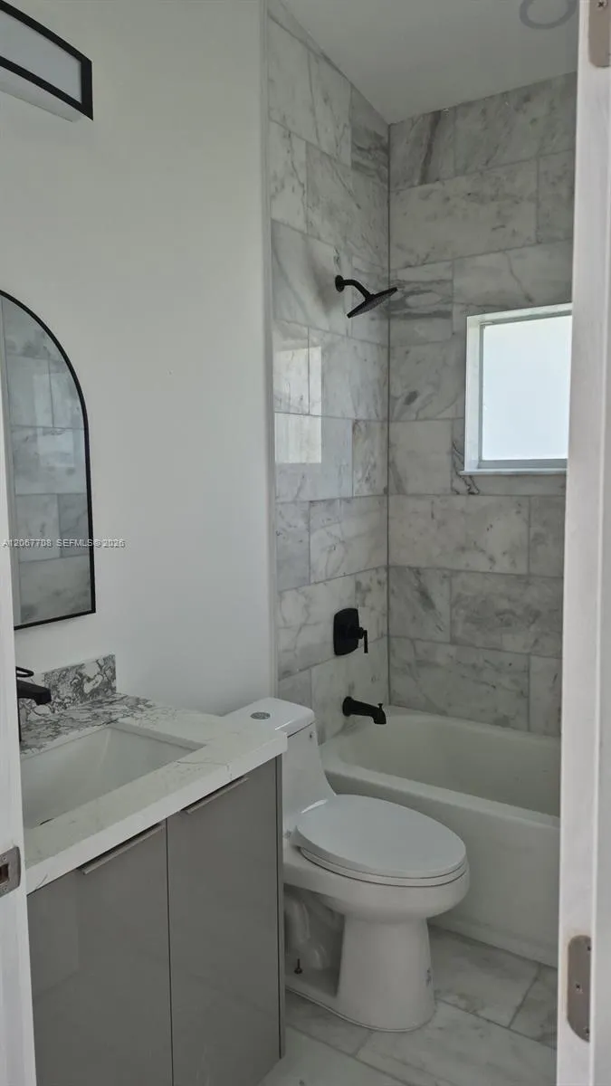 111 NE 45th St Oakland Park, FL 33334