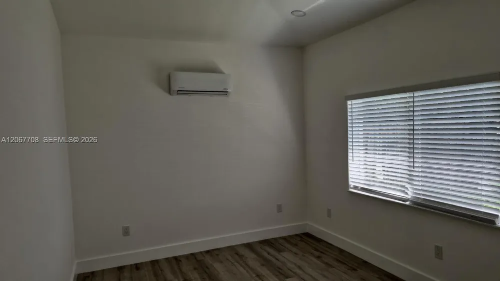 111 NE 45th St Oakland Park, FL 33334